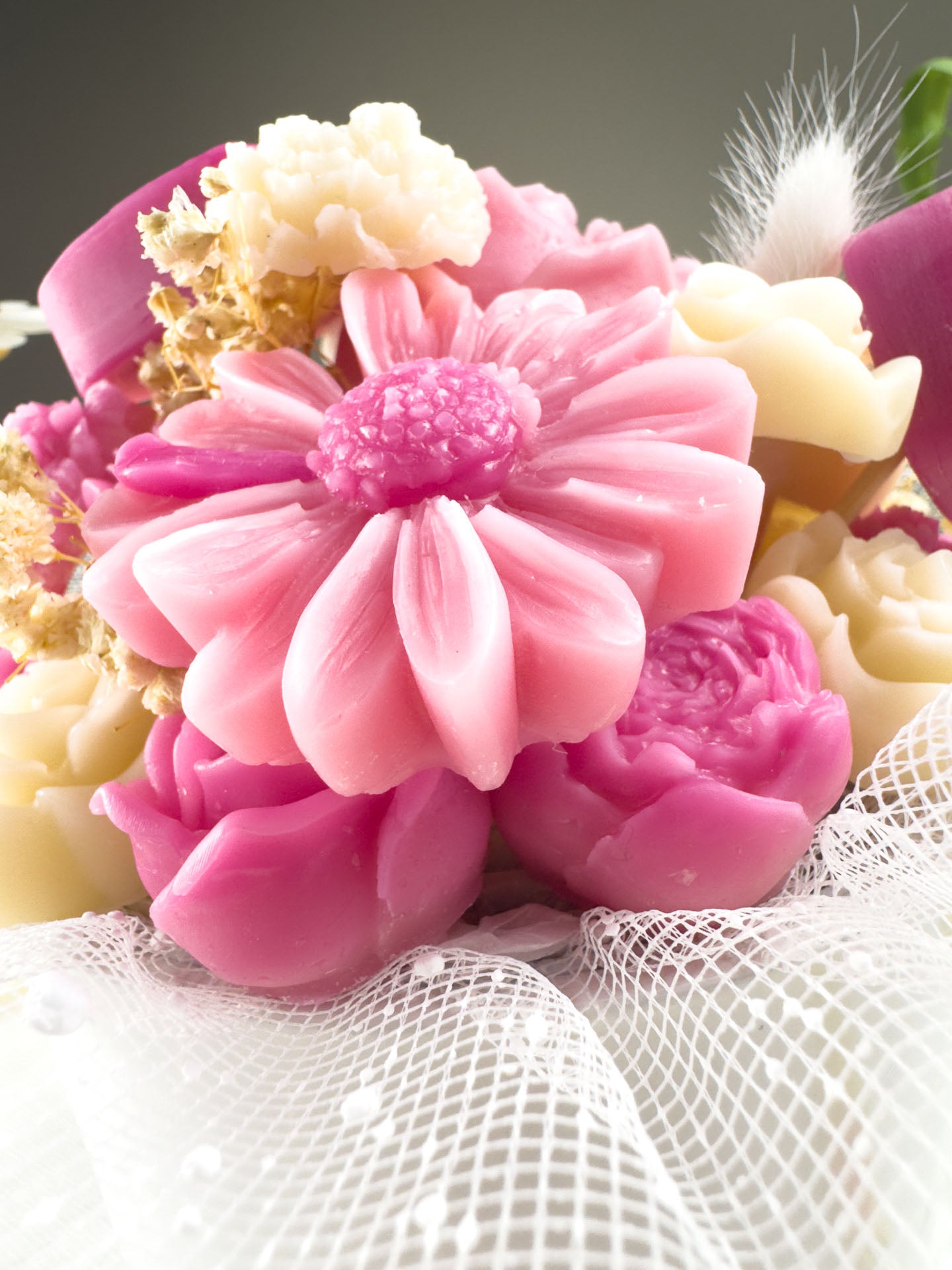 🌹 Rosy Romance Bucket