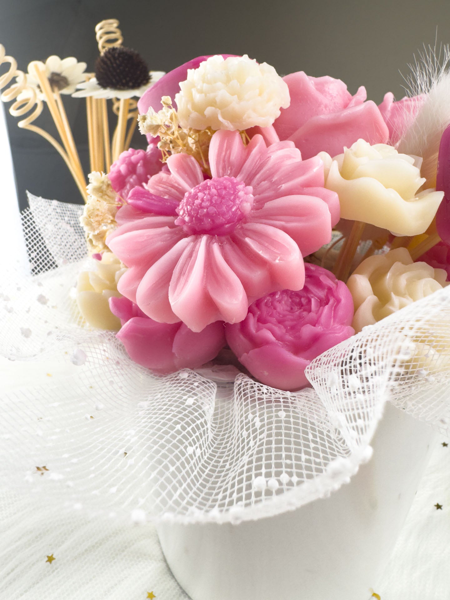 🌹 Rosy Romance Bucket