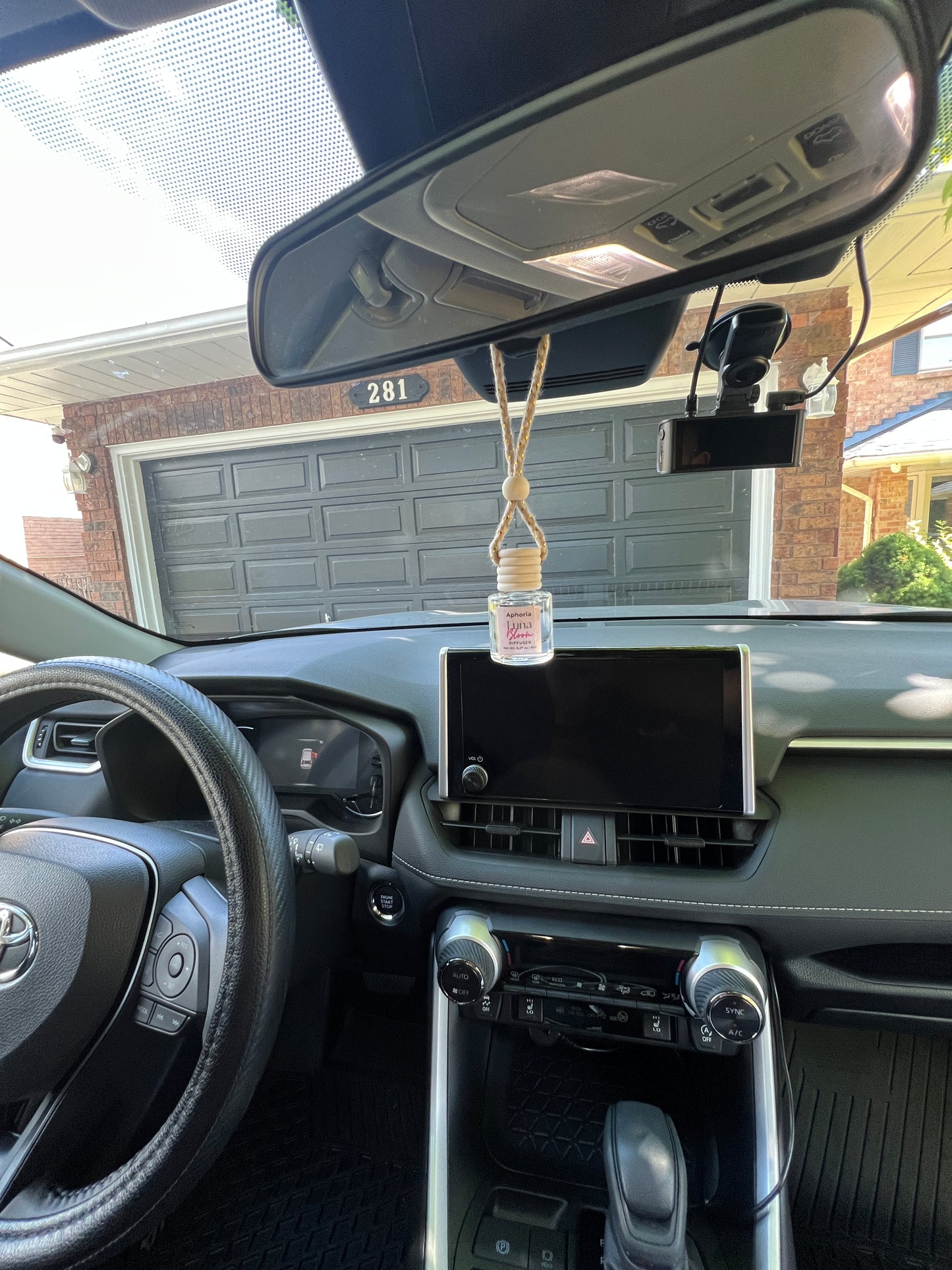 🌙✨ Luna Bloom – Car Diffuser ✨🌙